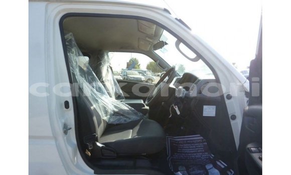 Acheter Import Voiture Toyota Hiace Blanc à Import - Dubai, Grande Comore Acheter Import Voiture Toyota Hiace Blanc à Import - Dubai, Grande Comore