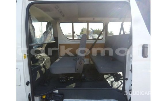 Acheter Import Voiture Toyota Hiace Blanc à Import - Dubai, Grande Comore Acheter Import Voiture Toyota Hiace Blanc à Import - Dubai, Grande Comore