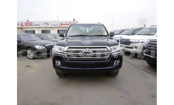 Acheter Import Voiture Toyota Land Cruiser Bleu à Import - Dubai, Grande Comore Acheter Import Voiture Toyota Land Cruiser Bleu à Import - Dubai, Grande Comore