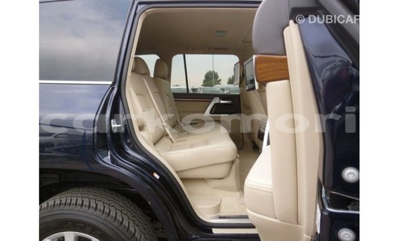 Acheter Import Voiture Toyota Land Cruiser Bleu à Import - Dubai, Grande Comore Acheter Import Voiture Toyota Land Cruiser Bleu à Import - Dubai, Grande Comore