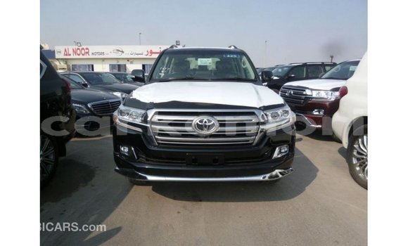 Acheter Import Voiture Toyota Land Cruiser Noir à Import - Dubai, Grande Comore Acheter Import Voiture Toyota Land Cruiser Noir à Import - Dubai, Grande Comore
