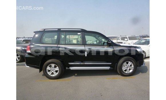 Acheter Import Voiture Toyota Land Cruiser Noir à Import - Dubai, Grande Comore Acheter Import Voiture Toyota Land Cruiser Noir à Import - Dubai, Grande Comore