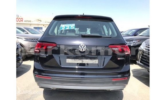 Acheter Import Voiture Volkswagen Tiguan Noir à Import - Dubai, Grande Comore Acheter Import Voiture Volkswagen Tiguan Noir à Import - Dubai, Grande Comore