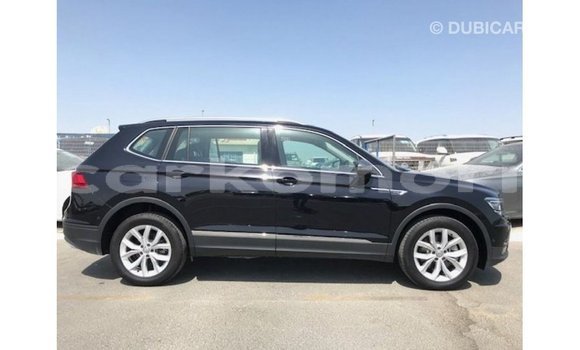 Acheter Import Voiture Volkswagen Tiguan Noir à Import - Dubai, Grande Comore Acheter Import Voiture Volkswagen Tiguan Noir à Import - Dubai, Grande Comore