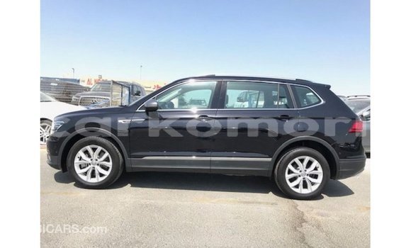 Acheter Import Voiture Volkswagen Tiguan Noir à Import - Dubai, Grande Comore Acheter Import Voiture Volkswagen Tiguan Noir à Import - Dubai, Grande Comore