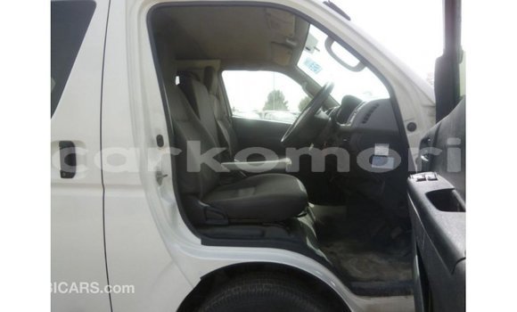 Buy Import Toyota Hiace White Car in Import - Dubai in Great Comore Buy Import Toyota Hiace White Car in Import - Dubai in Great Comore