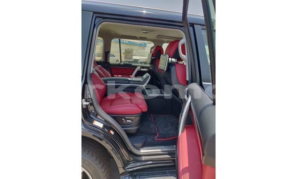 Buy Import Toyota Land Cruiser Black Car in Import - Dubai in Great Comore Buy Import Toyota Land Cruiser Black Car in Import - Dubai in Great Comore