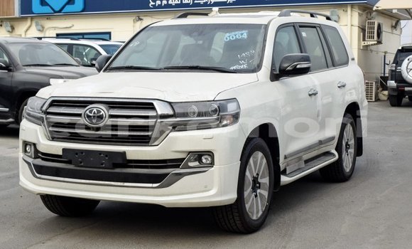 Buy Import Toyota Land Cruiser Black Car in Import - Dubai in Great Comore Buy Import Toyota Land Cruiser Black Car in Import - Dubai in Great Comore