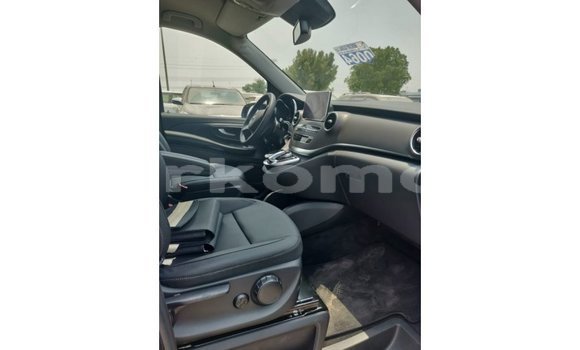 Buy Import Mercedes-Benz 250 Black Car in Import - Dubai in Great Comore Buy Import Mercedes-Benz 250 Black Car in Import - Dubai in Great Comore