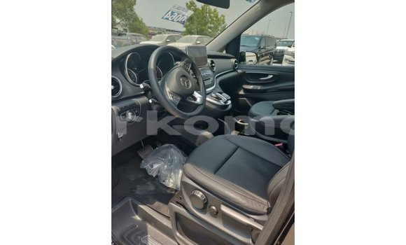 Buy Import Mercedes-Benz 250 Black Car in Import - Dubai in Great Comore Buy Import Mercedes-Benz 250 Black Car in Import - Dubai in Great Comore