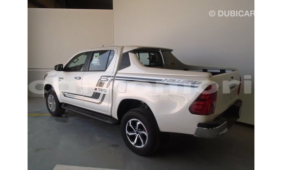 Buy Import Toyota Hilux White Car in Import - Dubai in Great Comore Buy Import Toyota Hilux White Car in Import - Dubai in Great Comore