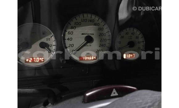 Acheter Import Voiture Mercedes-Benz 190 (W201) Bleu à Import - Dubai, Grande Comore Acheter Import Voiture Mercedes-Benz 190 (W201) Bleu à Import - Dubai, Grande Comore