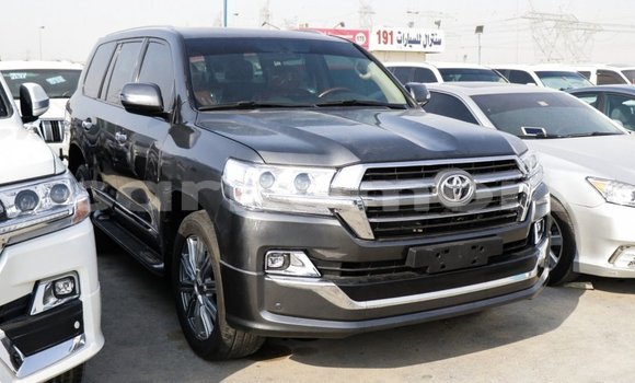Acheter Import Voiture Toyota Land Cruiser Noir à Import - Dubai, Grande Comore Acheter Import Voiture Toyota Land Cruiser Noir à Import - Dubai, Grande Comore