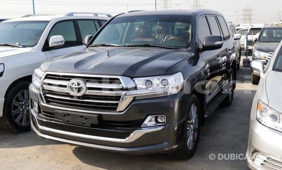 Acheter Import Voiture Toyota Land Cruiser Noir à Import - Dubai, Grande Comore Acheter Import Voiture Toyota Land Cruiser Noir à Import - Dubai, Grande Comore