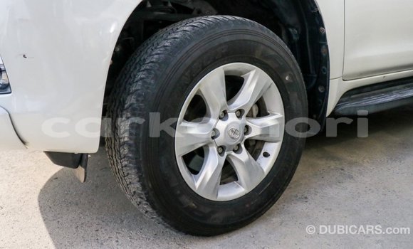 Acheter Import Voiture Toyota Prado Blanc à Import - Dubai, Grande Comore Acheter Import Voiture Toyota Prado Blanc à Import - Dubai, Grande Comore