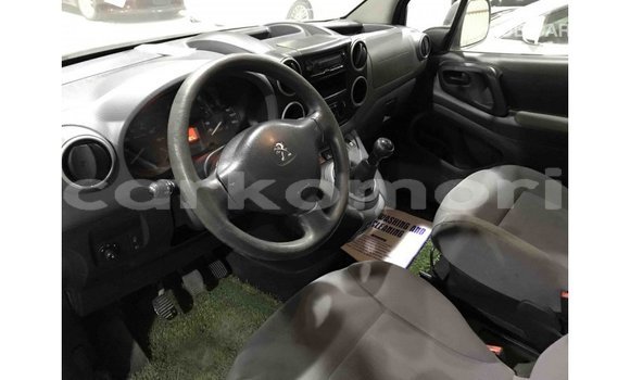 Acheter Import Voiture Peugeot Partner Blanc à Import - Dubai, Grande Comore Acheter Import Voiture Peugeot Partner Blanc à Import - Dubai, Grande Comore