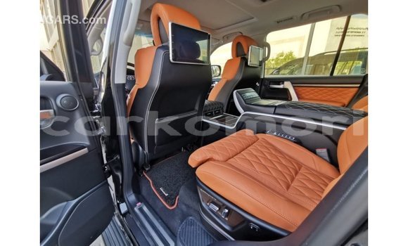 Buy Import Toyota Land Cruiser Black Car in Import - Dubai in Great Comore Buy Import Toyota Land Cruiser Black Car in Import - Dubai in Great Comore