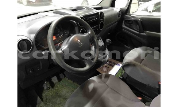 Acheter Import Voiture Peugeot Partner Blanc à Import - Dubai, Grande Comore Acheter Import Voiture Peugeot Partner Blanc à Import - Dubai, Grande Comore