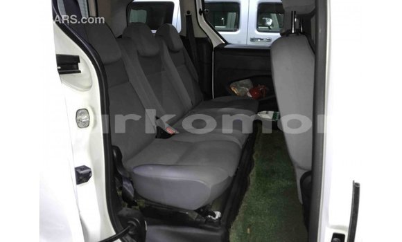 Acheter Import Voiture Peugeot Partner Blanc à Import - Dubai, Grande Comore Acheter Import Voiture Peugeot Partner Blanc à Import - Dubai, Grande Comore