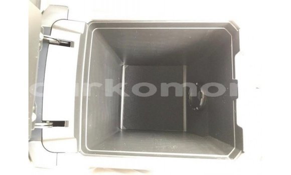 Acheter Import Voiture Toyota Prado Noir à Import - Dubai, Grande Comore Acheter Import Voiture Toyota Prado Noir à Import - Dubai, Grande Comore