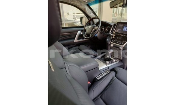 Buy Import Toyota Land Cruiser Black Car in Import - Dubai in Great Comore Buy Import Toyota Land Cruiser Black Car in Import - Dubai in Great Comore