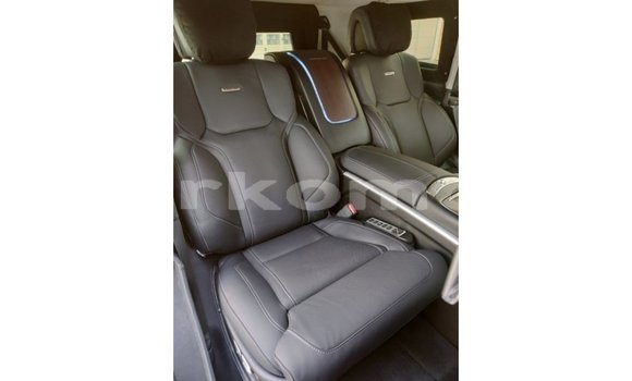 Buy Import Toyota Land Cruiser Black Car in Import - Dubai in Great Comore Buy Import Toyota Land Cruiser Black Car in Import - Dubai in Great Comore