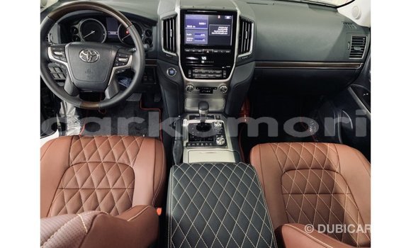 Buy Import Toyota Land Cruiser Black Car in Import - Dubai in Great Comore Buy Import Toyota Land Cruiser Black Car in Import - Dubai in Great Comore