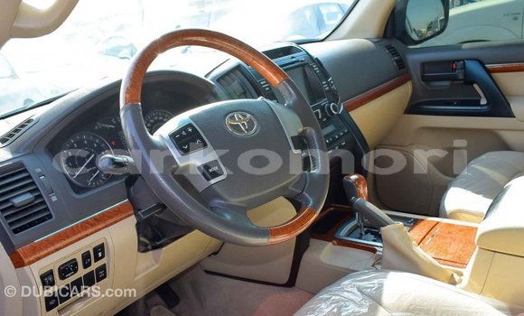 Acheter Import Voiture Toyota Land Cruiser Autre à Import - Dubai, Grande Comore Acheter Import Voiture Toyota Land Cruiser Autre à Import - Dubai, Grande Comore