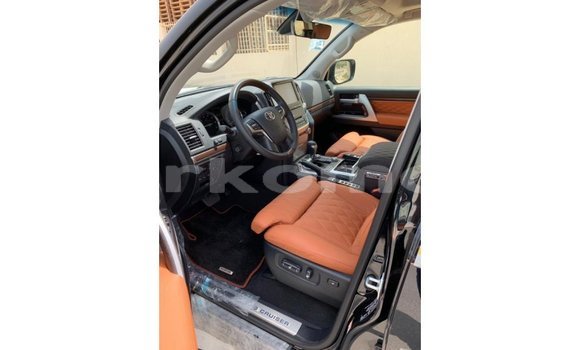 Buy Import Toyota Land Cruiser Black Car in Import - Dubai in Great Comore Buy Import Toyota Land Cruiser Black Car in Import - Dubai in Great Comore