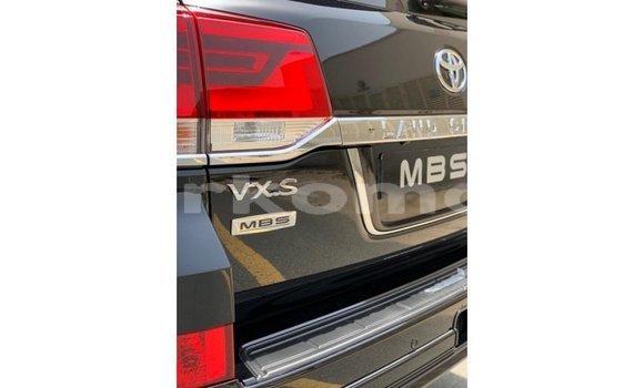Buy Import Toyota Land Cruiser Black Car in Import - Dubai in Great Comore Buy Import Toyota Land Cruiser Black Car in Import - Dubai in Great Comore