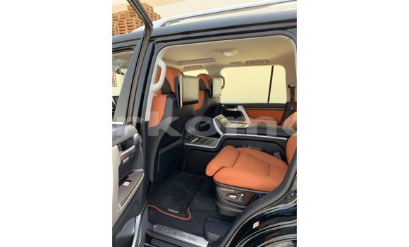 Buy Import Toyota Land Cruiser Black Car in Import - Dubai in Great Comore Buy Import Toyota Land Cruiser Black Car in Import - Dubai in Great Comore
