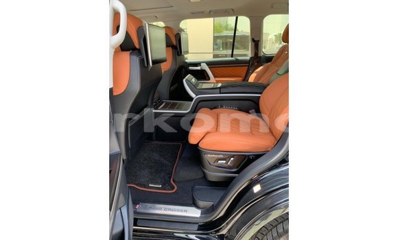 Buy Import Toyota Land Cruiser Black Car in Import - Dubai in Great Comore Buy Import Toyota Land Cruiser Black Car in Import - Dubai in Great Comore