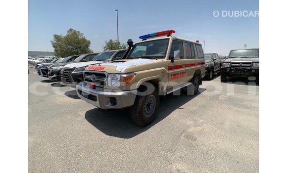 Buy Import Toyota Land Cruiser Beige Car in Import - Dubai in Great Comore Buy Import Toyota Land Cruiser Beige Car in Import - Dubai in Great Comore