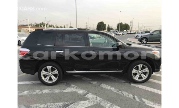 Acheter Import Voiture Toyota Highlander Noir à Import - Dubai, Grande Comore Acheter Import Voiture Toyota Highlander Noir à Import - Dubai, Grande Comore