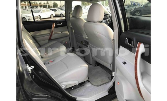 Acheter Import Voiture Toyota Highlander Noir à Import - Dubai, Grande Comore Acheter Import Voiture Toyota Highlander Noir à Import - Dubai, Grande Comore
