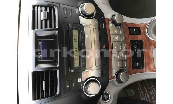 Acheter Import Voiture Toyota Highlander Noir à Import - Dubai, Grande Comore Acheter Import Voiture Toyota Highlander Noir à Import - Dubai, Grande Comore