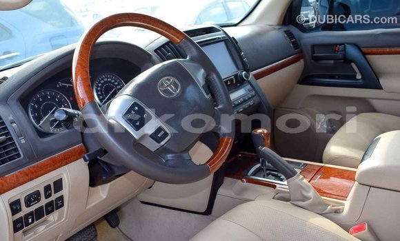Acheter Import Voiture Toyota Land Cruiser Noir à Import - Dubai, Grande Comore Acheter Import Voiture Toyota Land Cruiser Noir à Import - Dubai, Grande Comore