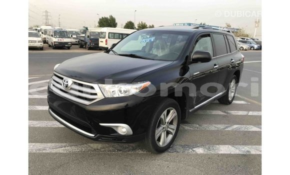 Acheter Import Voiture Toyota Highlander Noir à Import - Dubai, Grande Comore Acheter Import Voiture Toyota Highlander Noir à Import - Dubai, Grande Comore