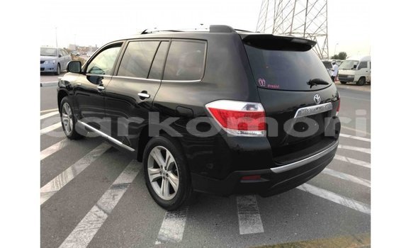 Acheter Import Voiture Toyota Highlander Noir à Import - Dubai, Grande Comore Acheter Import Voiture Toyota Highlander Noir à Import - Dubai, Grande Comore