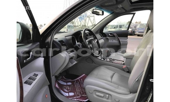 Acheter Import Voiture Toyota Highlander Noir à Import - Dubai, Grande Comore Acheter Import Voiture Toyota Highlander Noir à Import - Dubai, Grande Comore