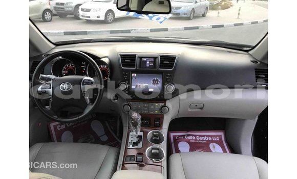 Acheter Import Voiture Toyota Highlander Noir à Import - Dubai, Grande Comore Acheter Import Voiture Toyota Highlander Noir à Import - Dubai, Grande Comore