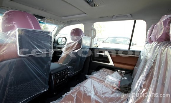 Buy Import Toyota Land Cruiser Black Car in Import - Dubai in Great Comore Buy Import Toyota Land Cruiser Black Car in Import - Dubai in Great Comore