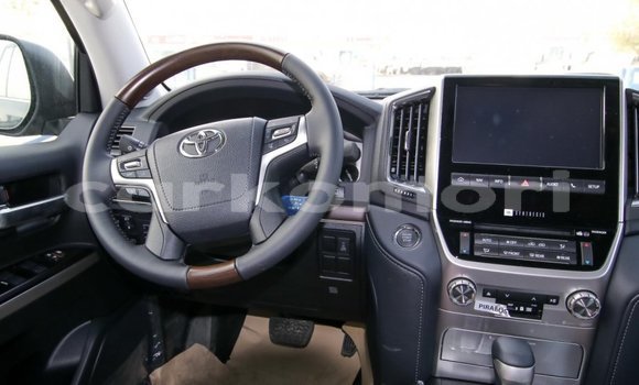 Buy Import Toyota Land Cruiser Black Car in Import - Dubai in Great Comore Buy Import Toyota Land Cruiser Black Car in Import - Dubai in Great Comore