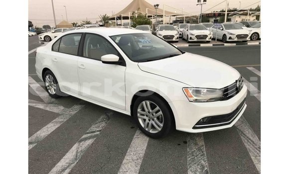 Acheter Import Voiture Volkswagen Jetta Blanc à Import - Dubai, Grande Comore