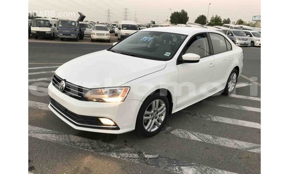 Acheter Import Voiture Volkswagen Jetta Blanc à Import - Dubai, Grande Comore Acheter Import Voiture Volkswagen Jetta Blanc à Import - Dubai, Grande Comore