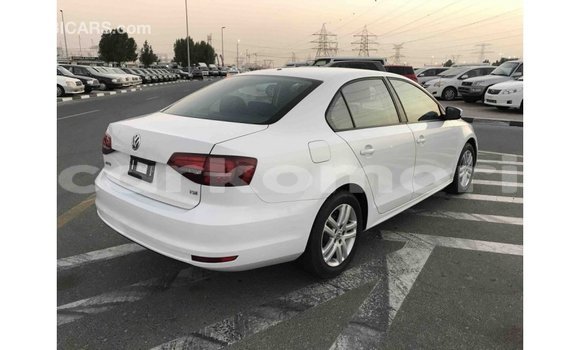Acheter Import Voiture Volkswagen Jetta Blanc à Import - Dubai, Grande Comore Acheter Import Voiture Volkswagen Jetta Blanc à Import - Dubai, Grande Comore