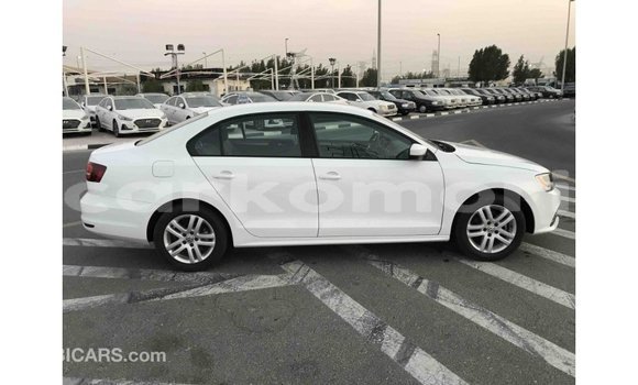 Acheter Import Voiture Volkswagen Jetta Blanc à Import - Dubai, Grande Comore Acheter Import Voiture Volkswagen Jetta Blanc à Import - Dubai, Grande Comore