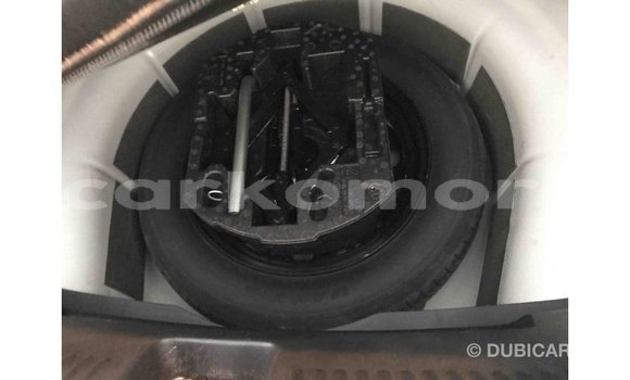 Acheter Import Voiture Volkswagen Jetta Blanc à Import - Dubai, Grande Comore Acheter Import Voiture Volkswagen Jetta Blanc à Import - Dubai, Grande Comore