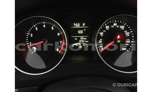 Acheter Import Voiture Volkswagen Jetta Blanc à Import - Dubai, Grande Comore Acheter Import Voiture Volkswagen Jetta Blanc à Import - Dubai, Grande Comore