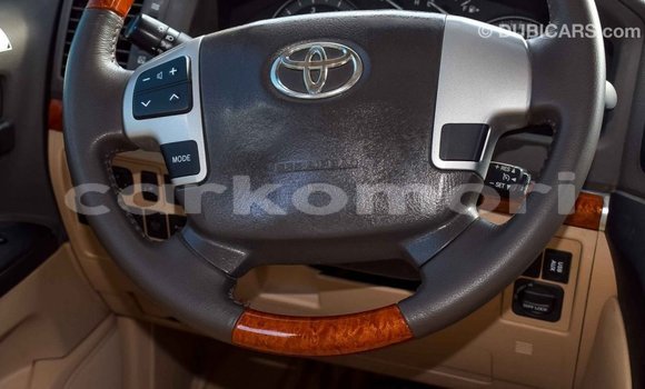 Acheter Import Voiture Toyota Land Cruiser Noir à Import - Dubai, Grande Comore Acheter Import Voiture Toyota Land Cruiser Noir à Import - Dubai, Grande Comore
